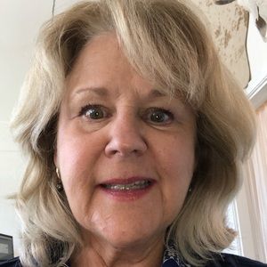 Meet your Posher, Carolyn